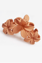 Load image into Gallery viewer, Matte Hair Claw Clip 3 Flower
